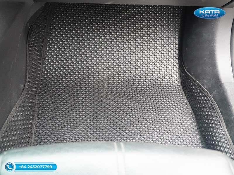 Thảm lót sàn xe ô tô Mazda 3 Full Option bảo vệ toàn diện khu vực ghế phụ, dễ dàng tháo lắp