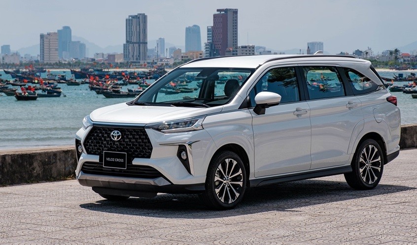 Mẫu xe Toyota Veloz Cross năng động tại đại lý Toyota Mỹ Đình.