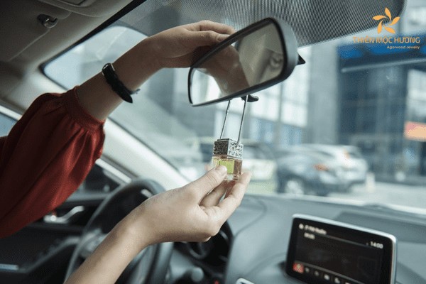 Dùng trầm hương để xe ô tô mang đến nhiều lợi ích