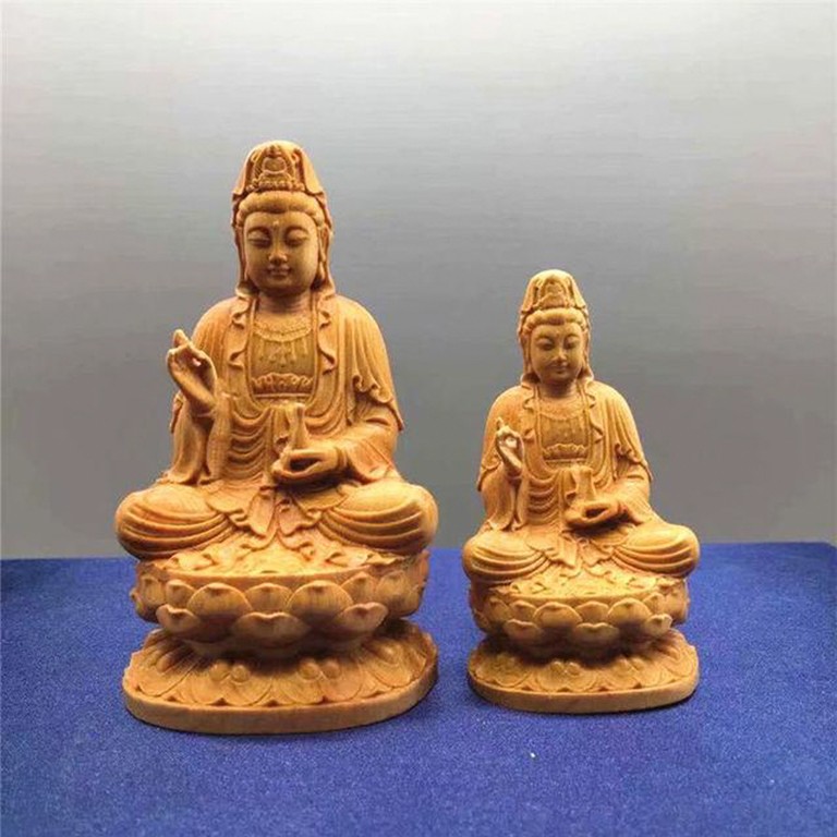 Tượng gỗ thơm Phật Bà Quan Âm bằng gỗ Bách Xanh với đa dạng kích thước cho xe hơi