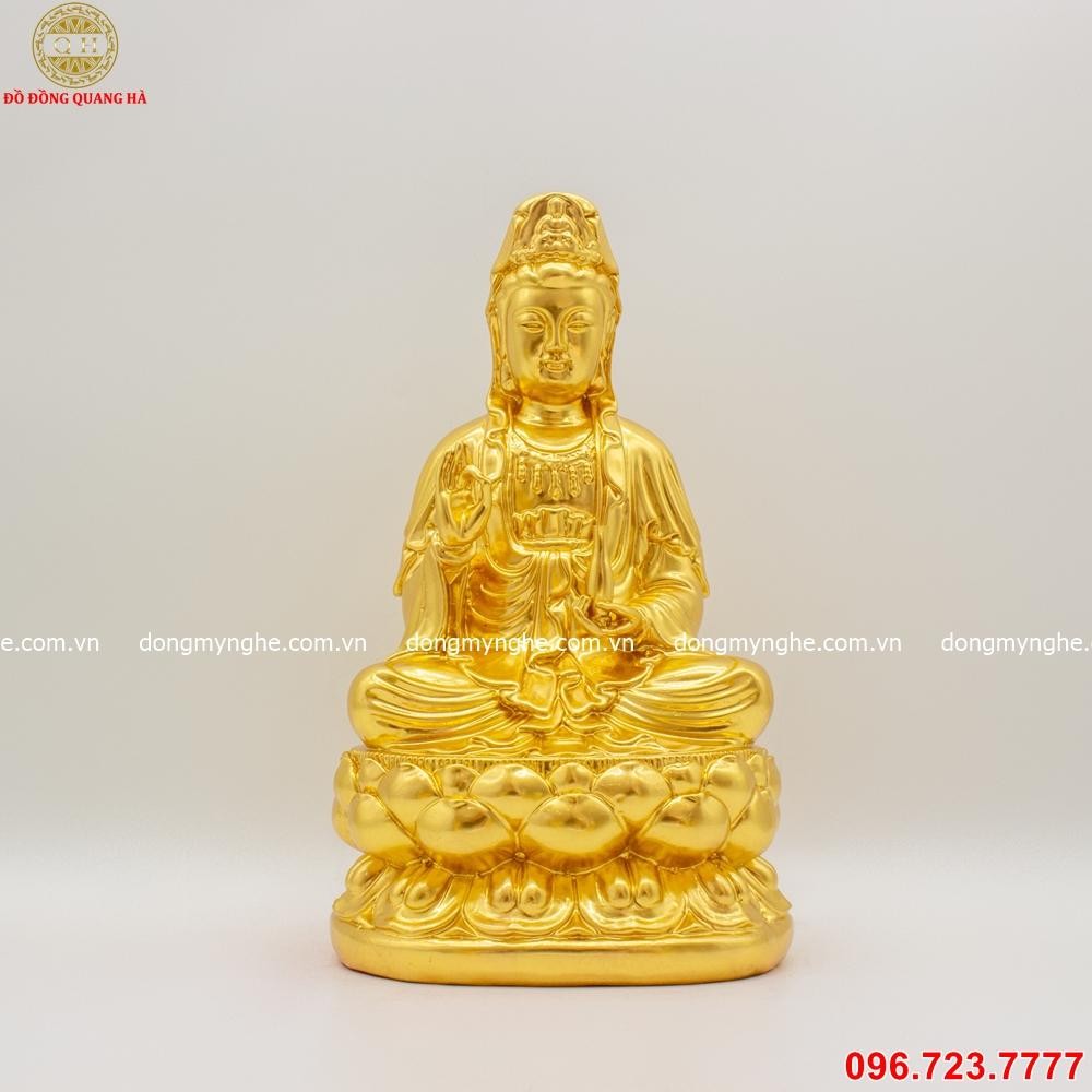 Tượng Phật Bà Quan Âm bằng đồng thếp vàng 9999 tinh xảo, thể hiện giá trị tâm linh và mong muốn tìm được nơi để xe ô tô lý tưởng.