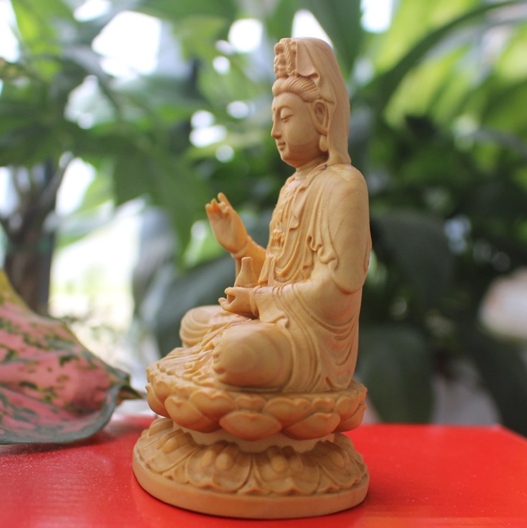 Tượng gỗ thơm Phật Quan Âm có vân gỗ cuộn tròn tự nhiên tinh xảo cho xe ô tô
