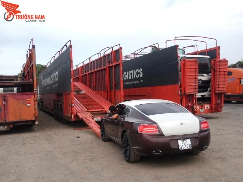 Vận chuyển xe ô tô Bắc Nam giá rẻ qua đường bộ với phương tiện chuyên dụng