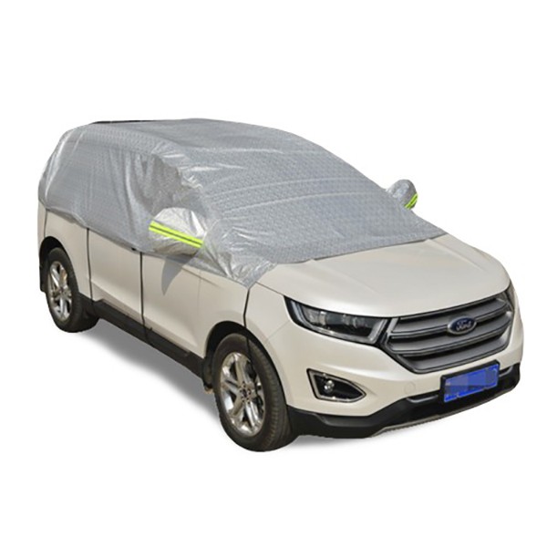 Bạt phủ nóc xe ô tô SUV 5 chỗ màu tối giảm nhiệt độ dưới trời nắng gắt