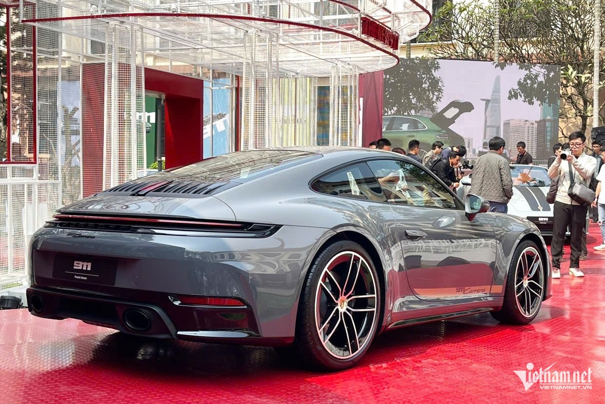 Porsche 911 Carrera bản tiêu chuẩn với giá bán hấp dẫn, thuộc phân khúc xe ô tô thể thao