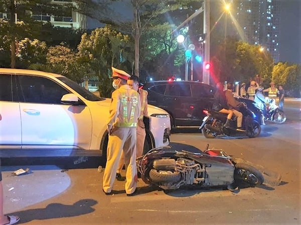 Hiện trường ô tô đâm xe máy, công tác điều tra nguyên nhân tai nạn