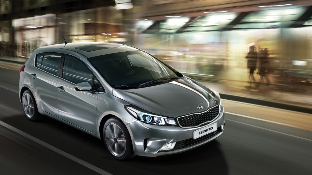 Kia Cerato, mẫu xe ô tô nhỏ gọn cho nữ với vận hành êm ái và không gian rộng rãi