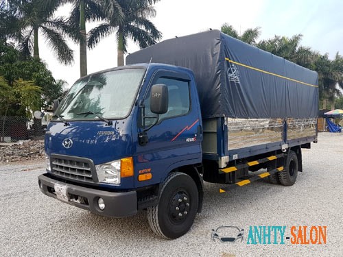 Dàn xe tải Hyundai đa dạng tại khu vực trưng bày của salon ô tô xe cũ