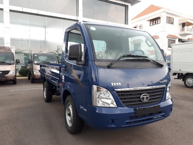 Hình ảnh tổng thể xe ô tô tải Tata 1.2 tấn từ Ấn Độ, thiết kế hiện đại và nhỏ gọn