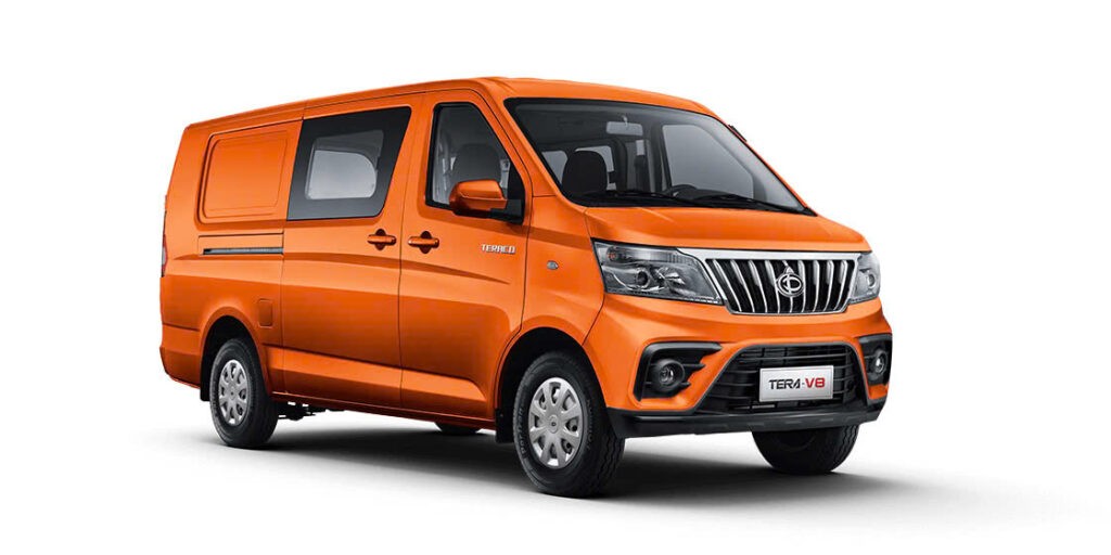 Hình ảnh tổng thể xe ô tô tải van Tera V8 5 chỗ từ góc nhìn phía trước bên phải, thể hiện thiết kế hiện đại.