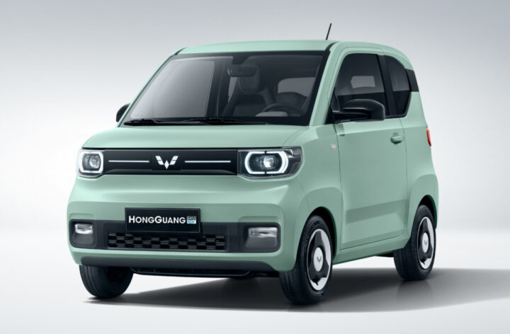 Wuling Hongguang MiniEV màu xanh bơ đậu, một trong những mẫu xe ô tô điện sắp về Việt Nam