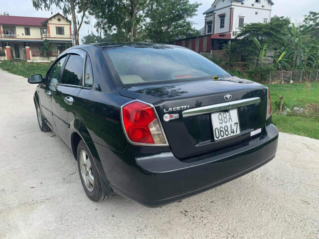 Hình ảnh minh họa một chiếc xe sedan Chevrolet Lacetti, đại diện cho dòng xe mà cụm từ xe ô tô Leceti thuộc dòng xe gì có thể ám chỉ