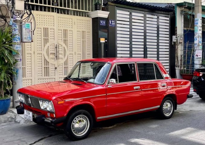 Lada 2106 huyền thoại - một trong những mẫu xe ô tô Nga giá rẻ vẫn được ưa chuộng