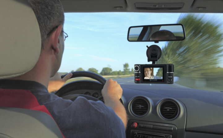 Camera hành trình ghi lại mọi khoảnh khắc, hỗ trợ an toàn khi lái xe ô tô