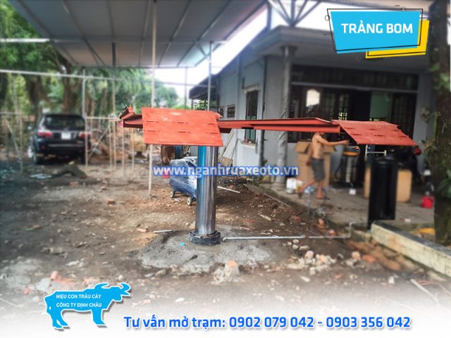 Cầu nâng ô tô 1 trụ hỗ trợ rửa xe ô tô Trảng Bom hiệu quả