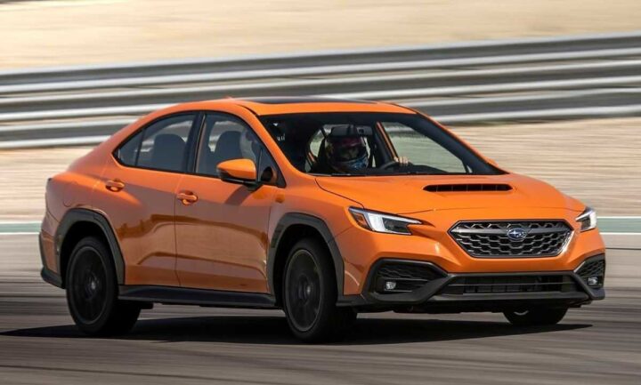 Subaru WRX – một mẫu xe ít chịu ảnh hưởng bởi **giá xe ô tô tiếp tục giảm mạnh** trên thị trường Việt Nam