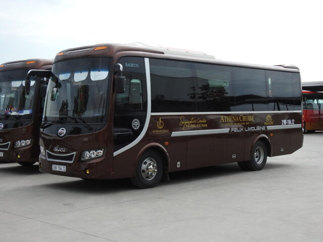 Nội thất xe ô tô Isuzu Samco Felix Limousine sang trọng và hiện đại