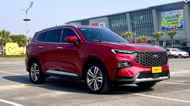 Xe Ford 5 cho gam cao 1