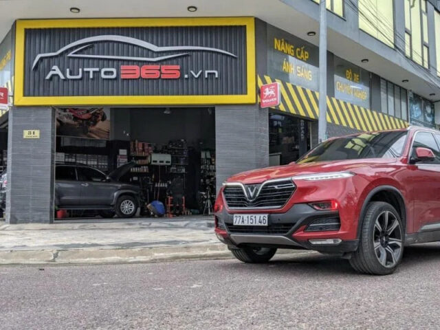 Nội thất xe ô tô được trang bị phụ kiện hiện đại tại cửa hàng Quy Nhơn