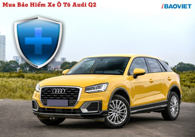 Hình ảnh xe ô tô Audi Q2 màu trắng thể thao trên đường phố