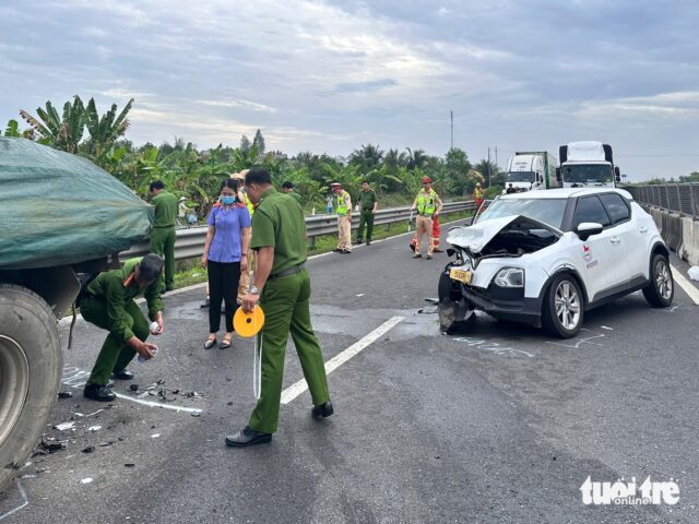 Hậu quả của tai nạn giao thông trên cao tốc, minh chứng sự cần thiết của kinh nghiệm lái xe an toàn cho xe ô tô 1 người.