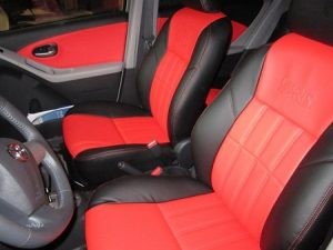 Ghế da ô tô đen chỉ đỏ sau khi bọc, thể hiện sự chăm sóc ghế da xe ô tô