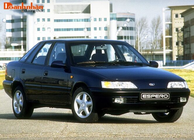Mẫu xe Daewoo Espero, một trong các dòng xe ô tô thông dụng của hãng Daewoo trước đây