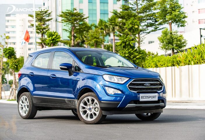 Ford EcoSport sở hữu thiết kế mạnh mẽ, gầm cao, nhỏ gọn, phù hợp đô thị