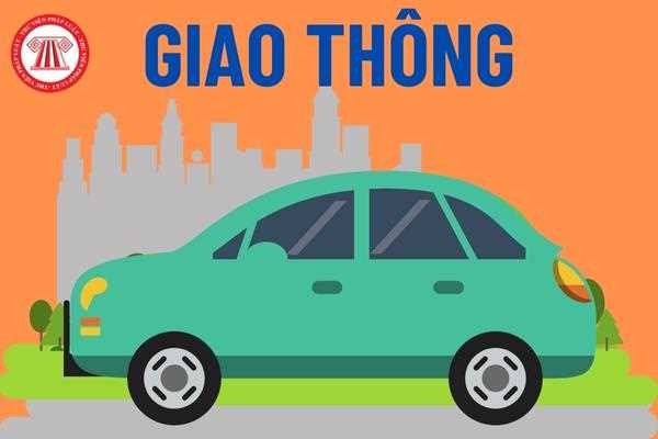 Gia đình sử dụng xe ô tô gia đình để vận chuyển nông sản, cho thấy sự đa năng của phương tiện cần nhà để xe ô tô gia đình tiện ích.