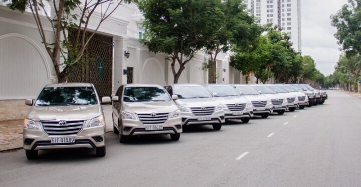 Giải thích khái niệm hợp đồng lái xe ô tô và các điều khoản cơ bản