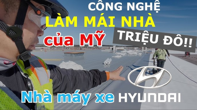 Tiêu chuẩn tiếng ồn xe ô tô: Một chiếc xe đang di chuyển trên đường phố đông đúc, minh họa vấn đề ô nhiễm tiếng ồn từ phương tiện giao thông.