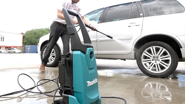Máy bơm rửa xe ô tô Makita HW1200 công suất cao, thiết kế hiện đại