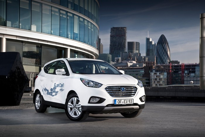 Hyundai Tucson ix FCEV, một mẫu xe ô tô chạy bằng hydro tiên phong, tại dự án HyFIVE ở châu Âu