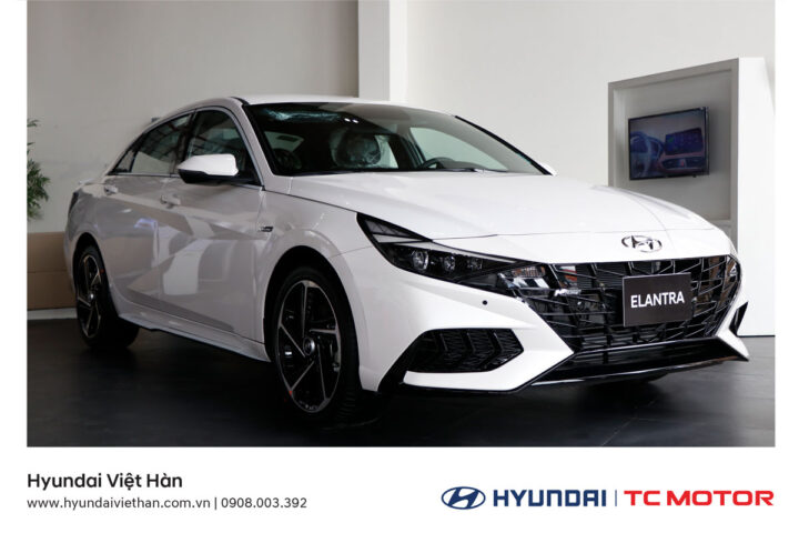hyundai elantra 2023 gia xe lan banh 1667803059