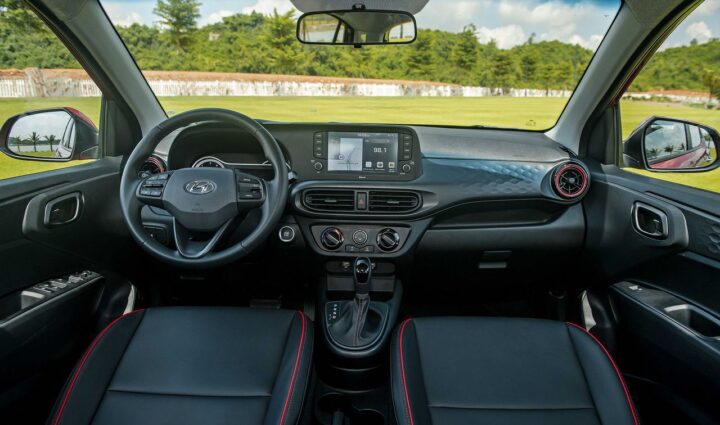 hyundai grand i10 khoang lai 195005