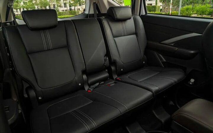 Không gian nội thất rộng rãi của xe ô tô gia đình 5 chỗ, đảm bảo sự thoải mái cho hành khách và hành lý