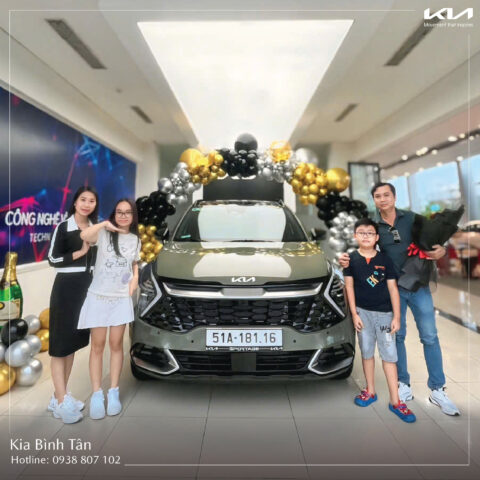 le ban giao xe kia binh tan 7