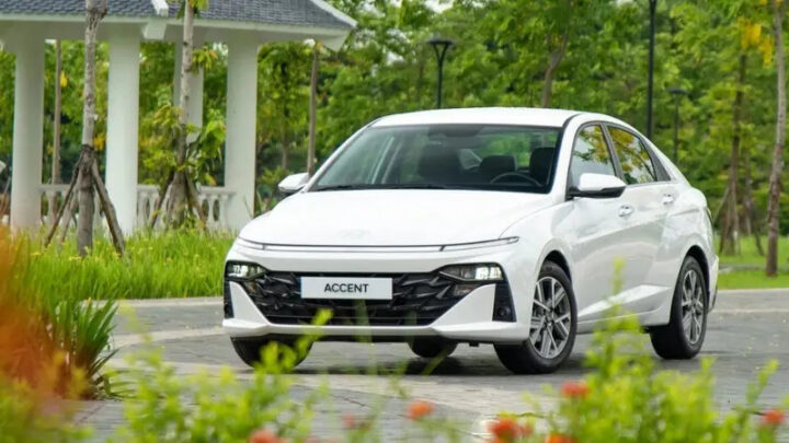 Hyundai Accent 2024 màu trắng nổi bật, chi tiết giá xe ô tô Accent