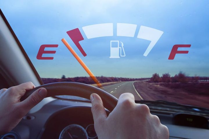 Một chiếc xe ô tô mới hao xăng và các nguyên nhân phổ biến