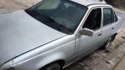 Xe Daewoo Cielo đời 1989 đang được rao bán với giá 15 triệu đồng tại Việt Nam