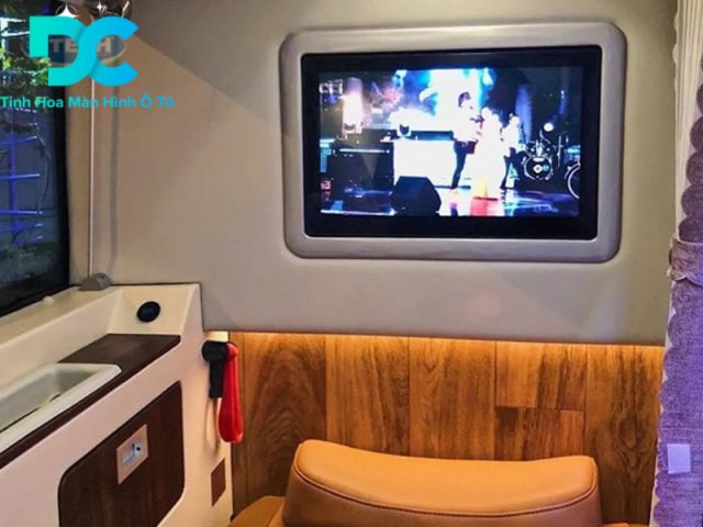 Màn hình giải trí cá nhân trên xe ô tô giường nằm cao cấp mang lại trải nghiệm xem phim chất lượng cao