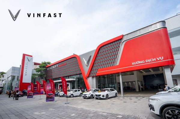 Showroom VinFast Mỹ Đình với các mẫu xe ô tô cũ và mới