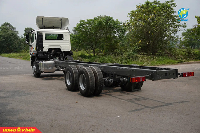 Kiểm tra số khung xe ô tô tải trên bảng điều khiển