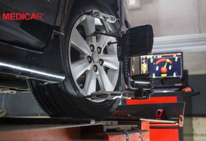 Lốp xe ô tô bị mất cân bằng gây rung tay lái