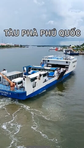 Hình ảnh tàu phà chở xe ô tô ra đảo Phú Quốc