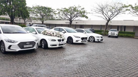 Mẫu xe ô tô 4 chỗ hiện đại phục vụ du lịch Đà Nẵng