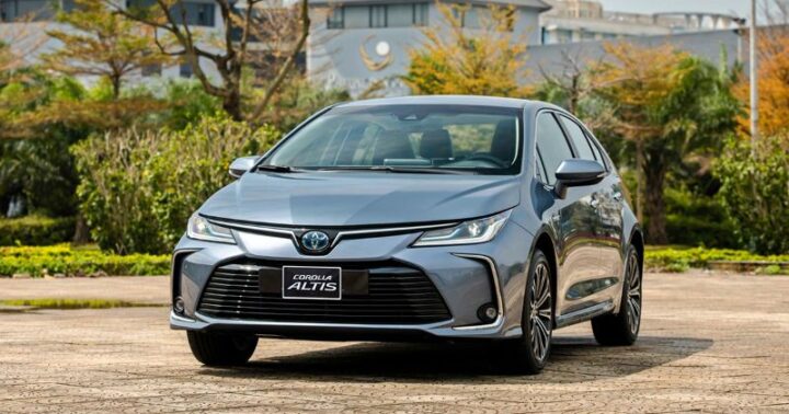 toyota altis 2013 gia bao nhieu