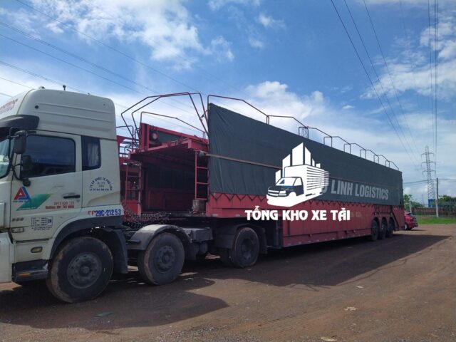 Xe chuyên dụng hiện đại vận chuyển ô tô an toàn trên hành trình Bắc Nam