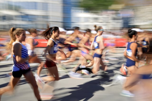 why are humans such good distance runners science offers an v0 6YTXtZgEY63E8lolcT9Um9BSQd6BbfqzFk h6PTnc8Y