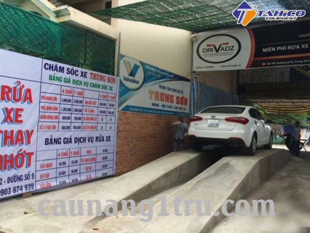 Mô hình bệ nâng bê tông trong tiệm rửa xe ô tô